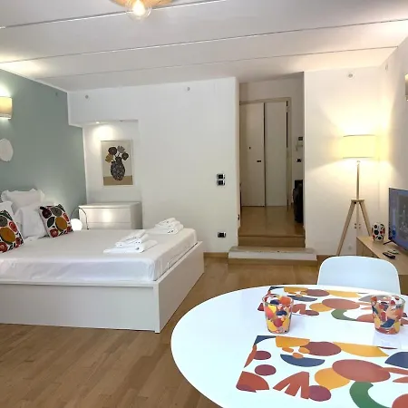 La Corte Degli Aranci Apartment *